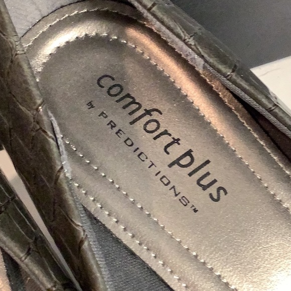 Comfort Plus By Predictions Gray Patent Reptile Embossed Comfort Pump Heel Sz 10 - Picture 9 of 11